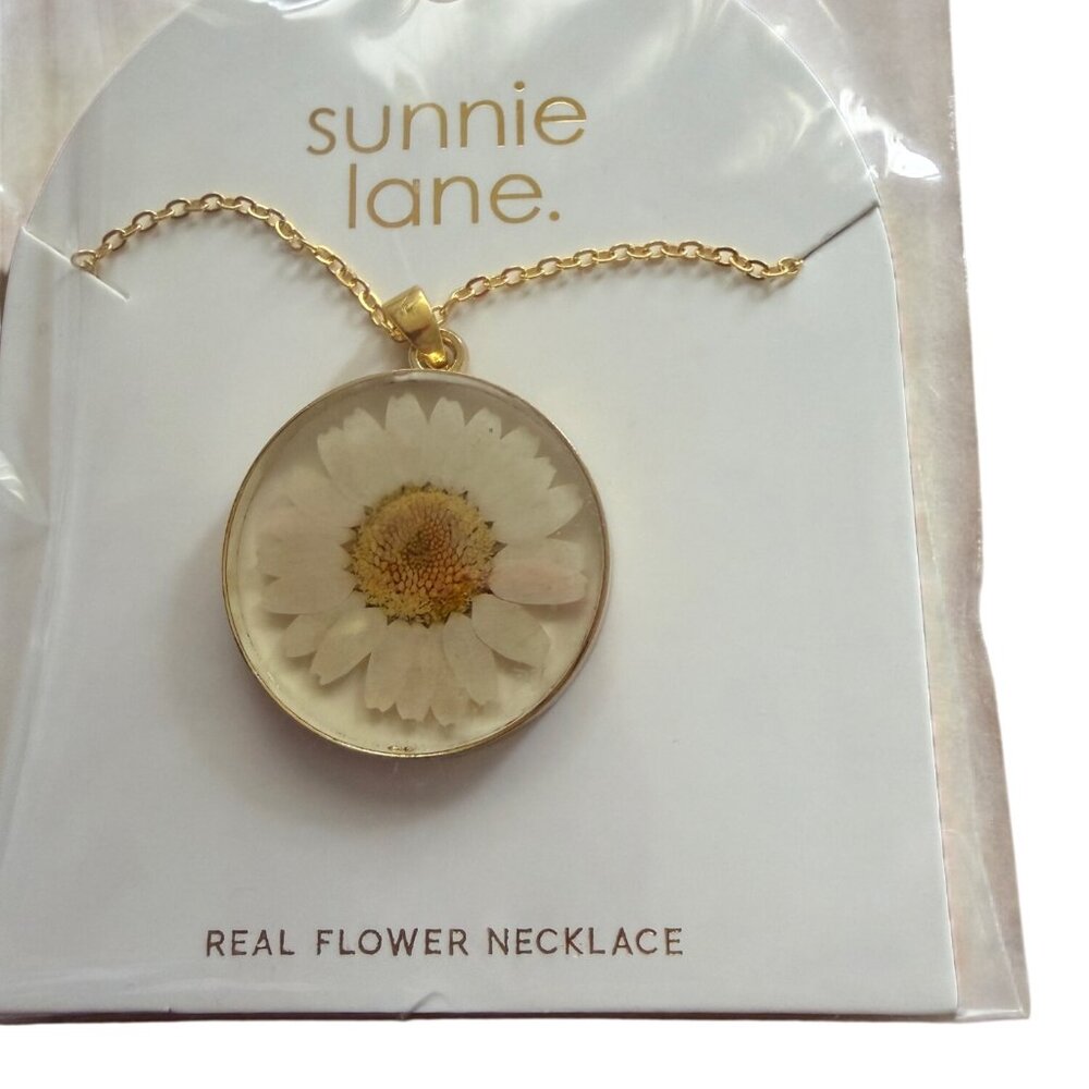 Real Daisy Flower Pendant Necklace Gold-Plated Chain Sunnie Lane Handmade Jewelr - Picture 2 of 3